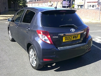 Used Toyota Yaris 2012 for sale - 79365300: Photo