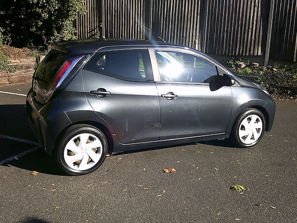 Used Toyota AYGO 2017 for sale - 76192569: Photo 2