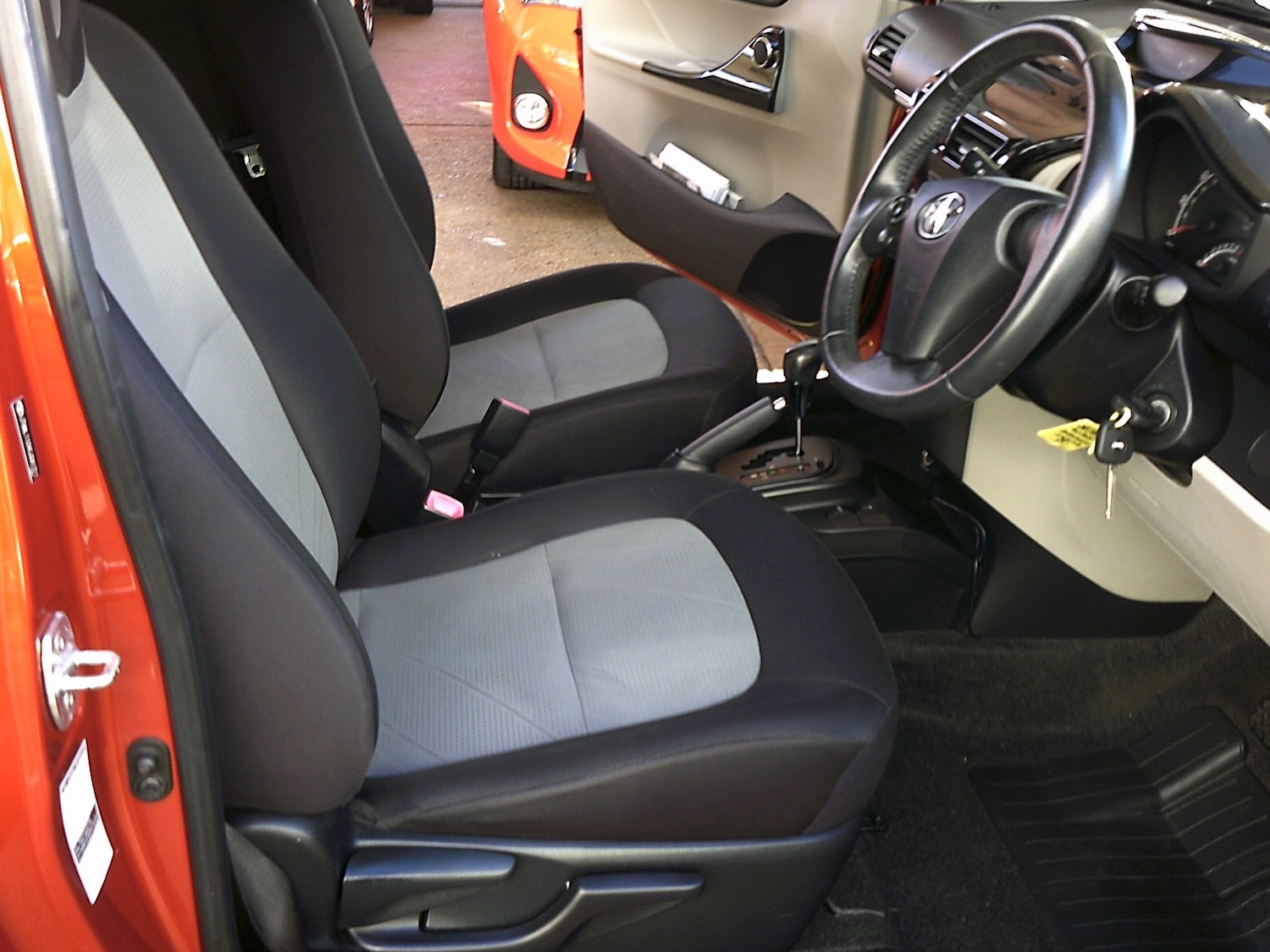 Used Toyota IQ 2014 for sale - 76436342: Photo 6