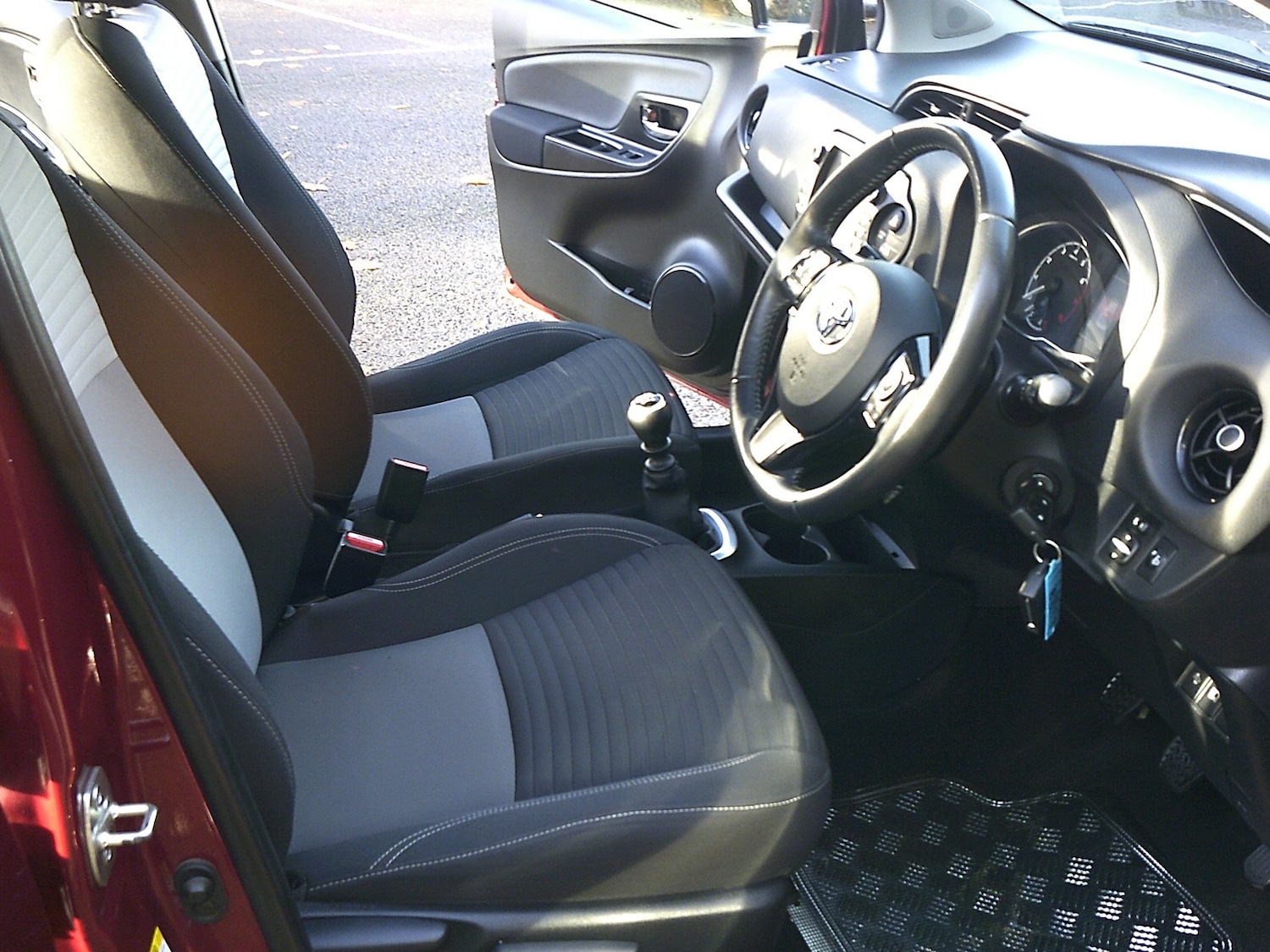 Used Toyota Yaris 2017 for sale - 76564996: Photo 9