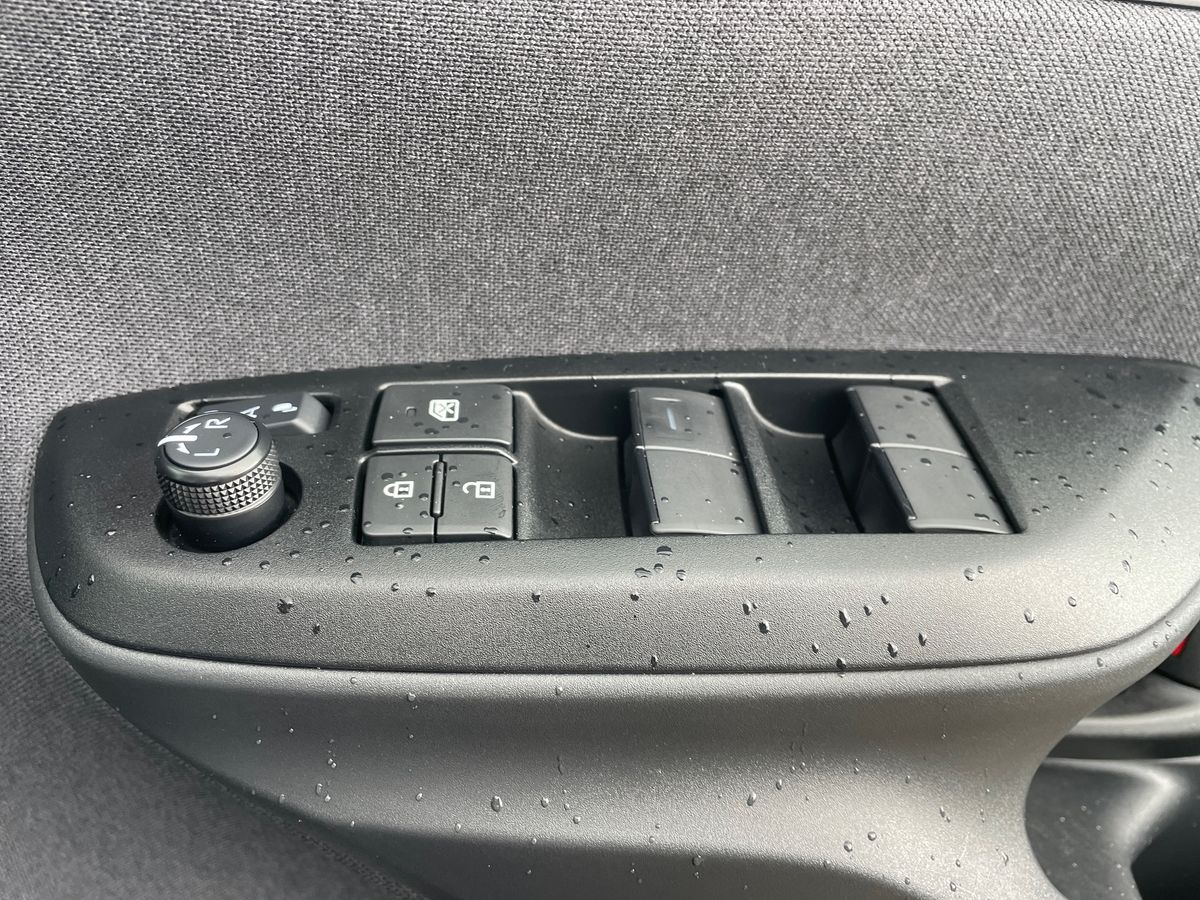 Used Mazda Mazda2 HYBRID 2024 for sale - 76868675: Photo 24