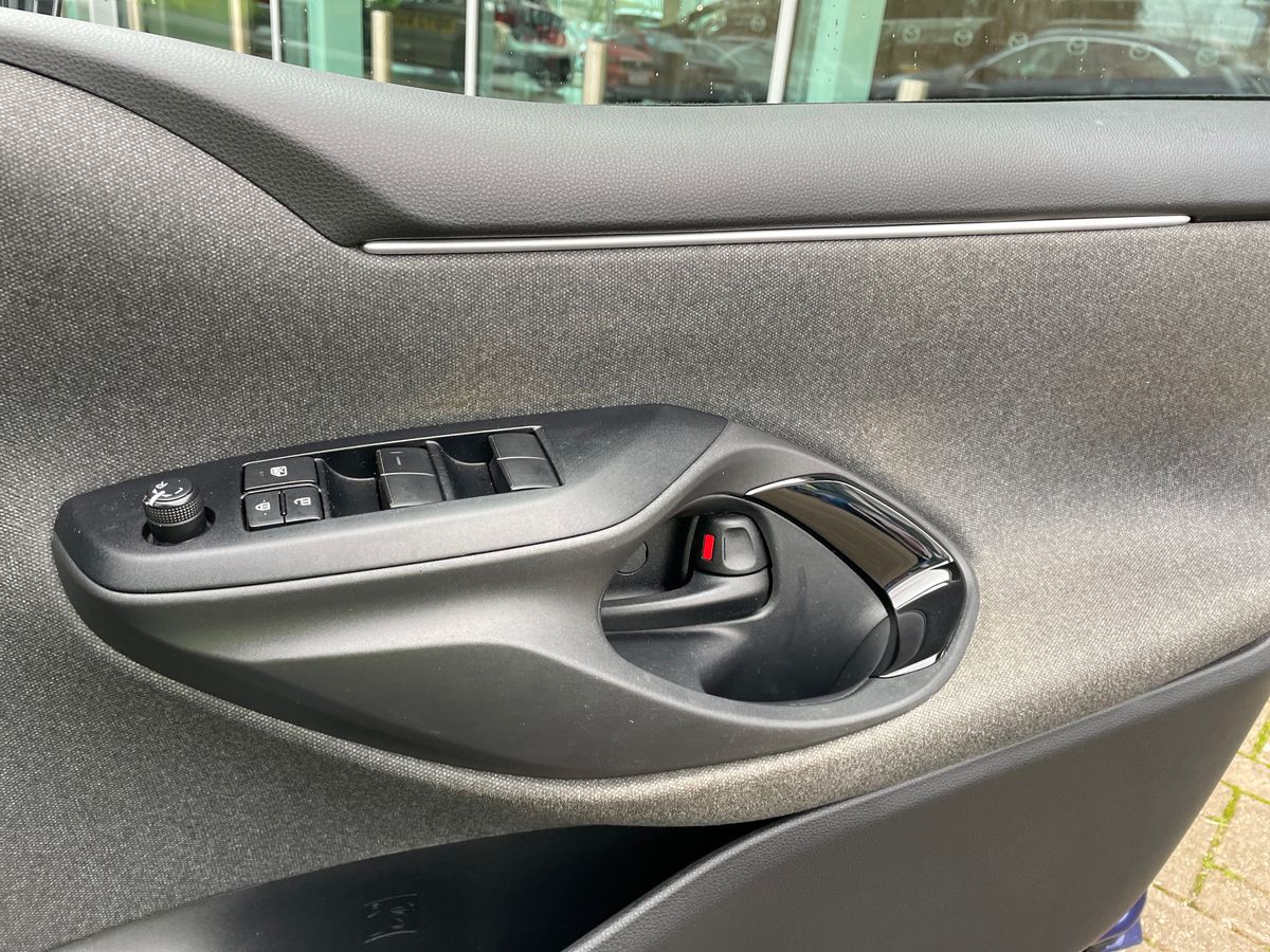 Used Toyota Yaris 2020 for sale - 77848031: Photo 24