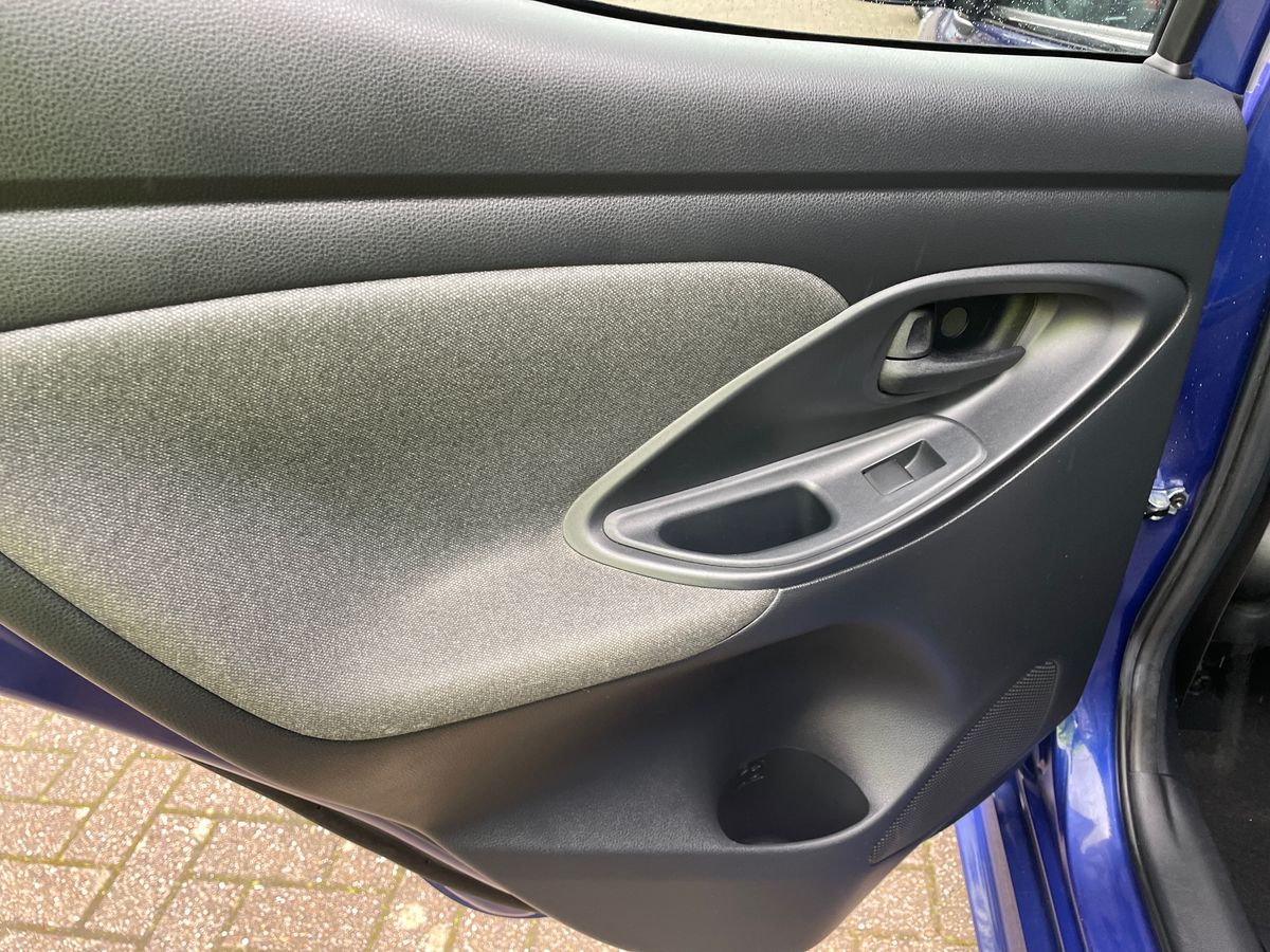 Used Toyota Yaris 2020 for sale - 77848031: Photo 46