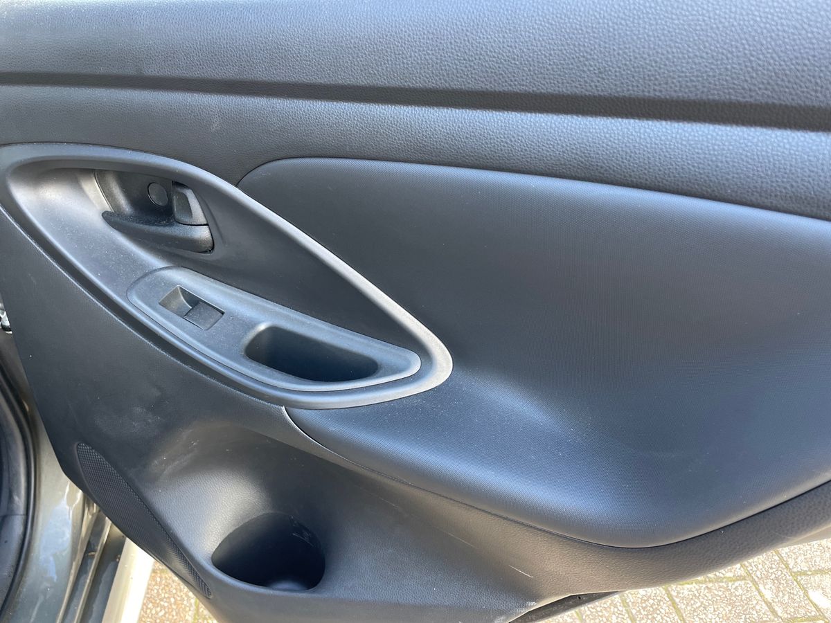 Used Toyota Yaris 2022 for sale - 77685649: Photo 35