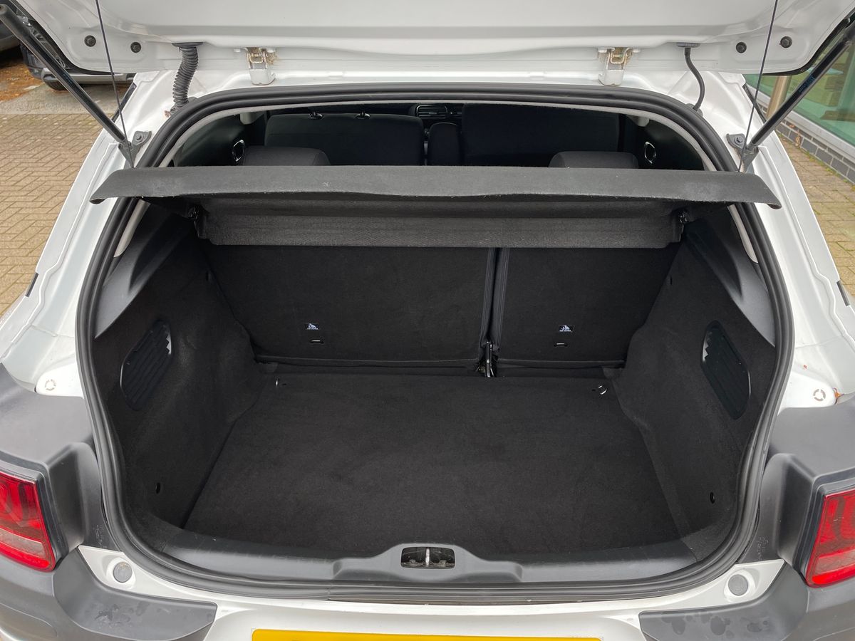 Used Citroen C4 Cactus 2017 for sale - 76458843: Photo 17