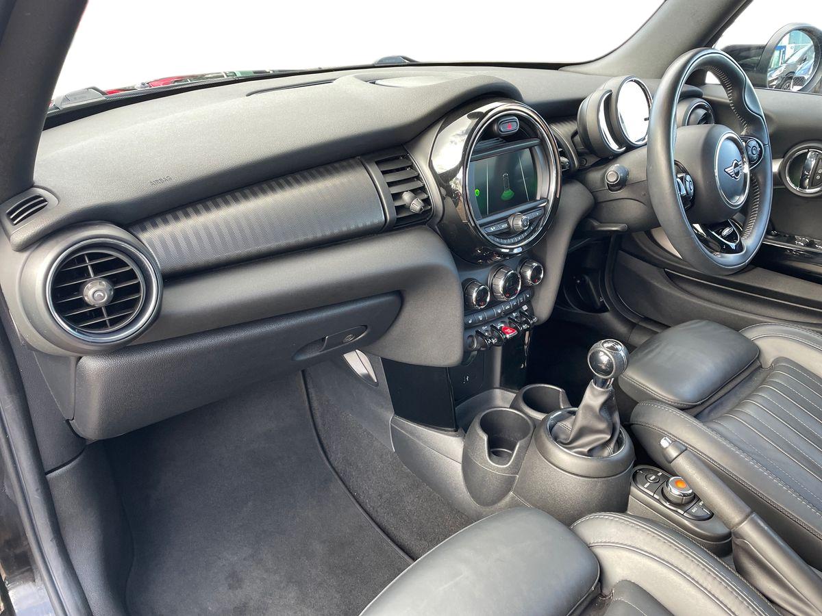 Used MINI Convertible 2020 for sale - 76652416: Photo 18