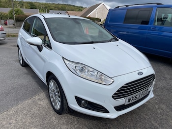 2013 (63) - 1.0 Titanium 5dr