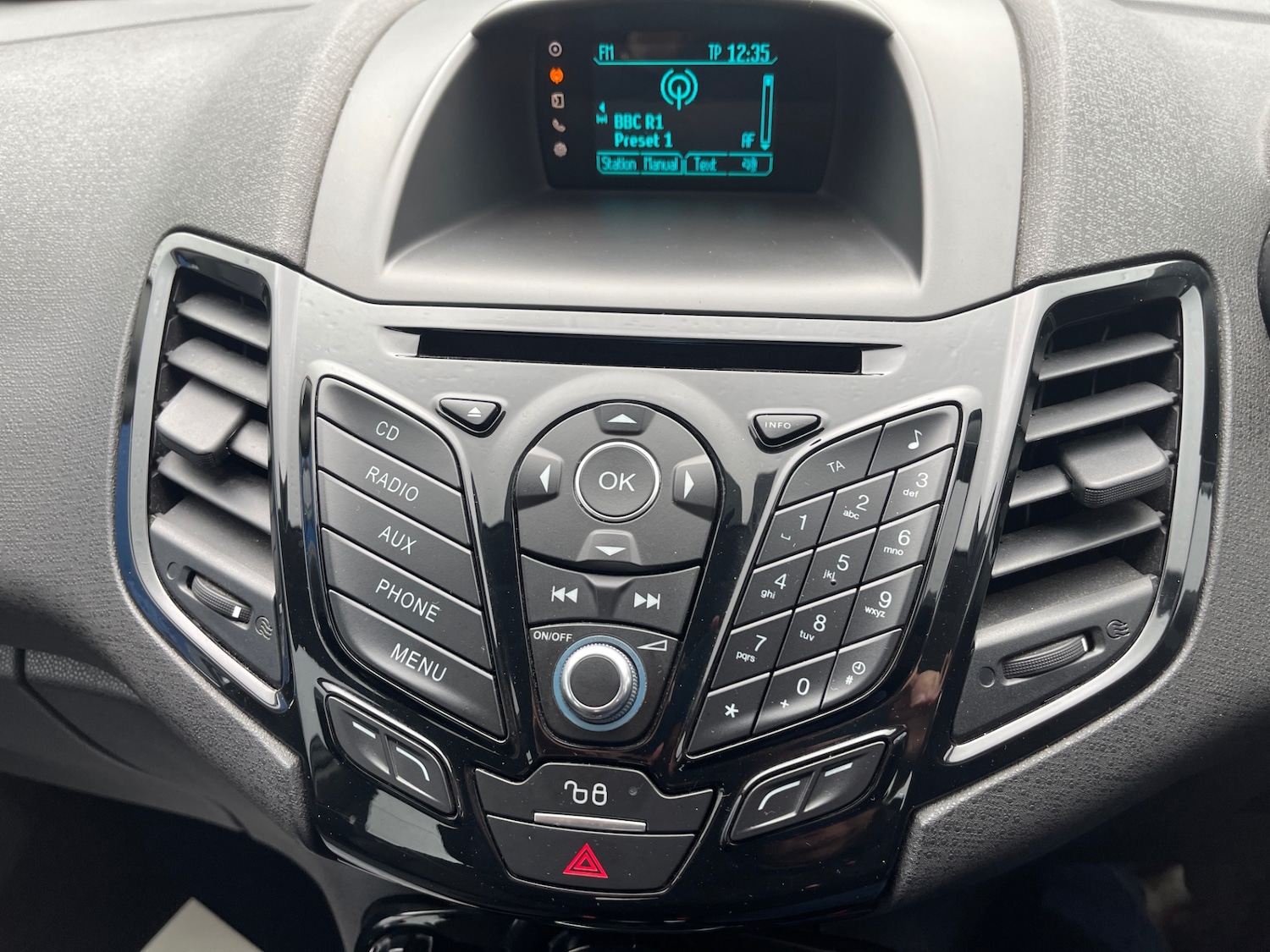 Used Ford Fiesta 2015 for sale - 76423448: Photo 11