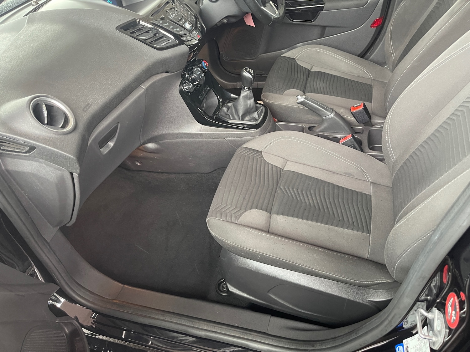 Used Ford Fiesta 2015 for sale - 76423448: Photo 16