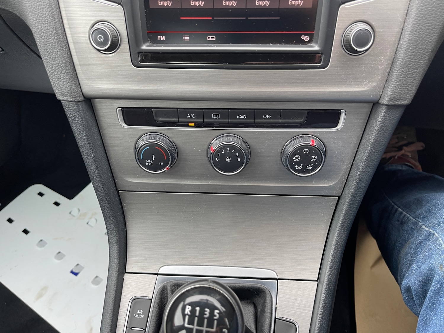 Used Volkswagen Golf 2015 for sale - 77715028: Photo 25