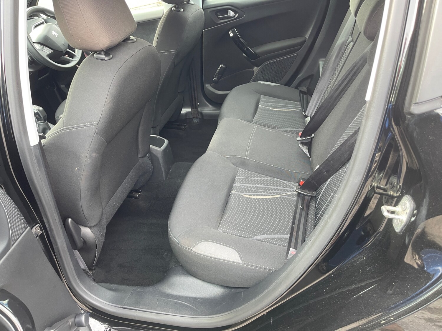 Used Peugeot 208 2014 for sale - 77336836: Photo 10