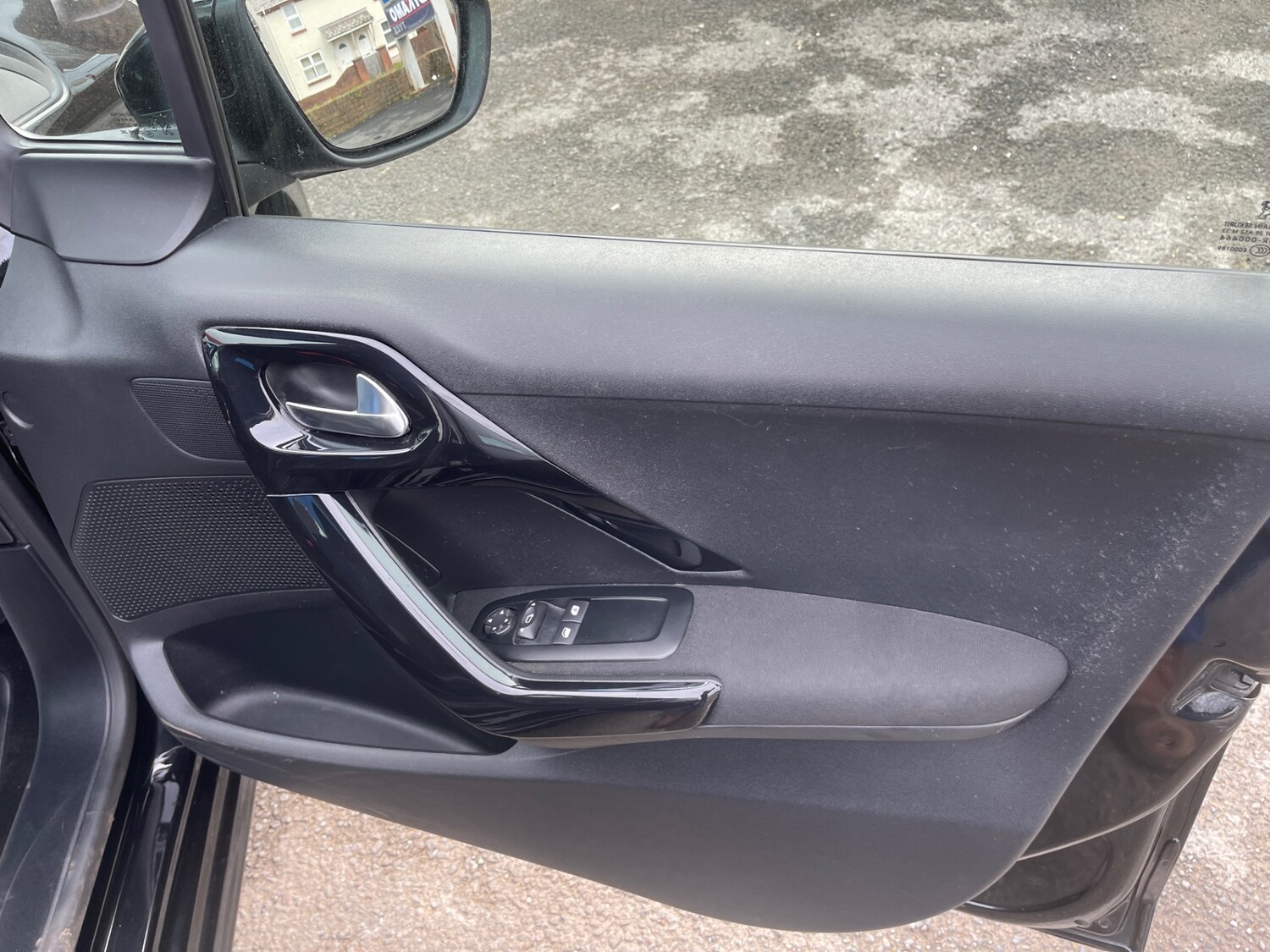 Used Peugeot 208 2014 for sale - 77336836: Photo 14