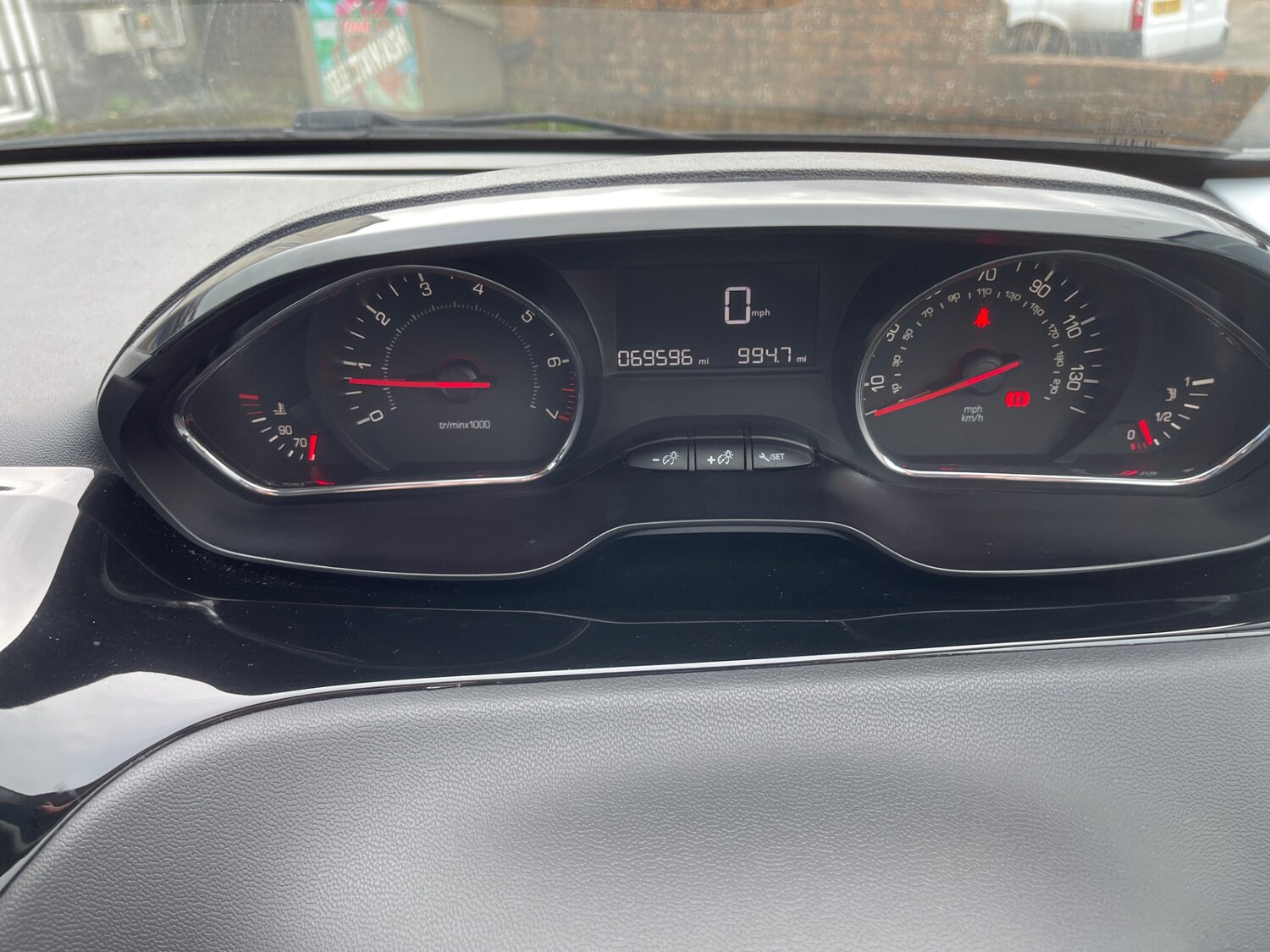 Used Peugeot 208 2014 for sale - 77336836: Photo 21