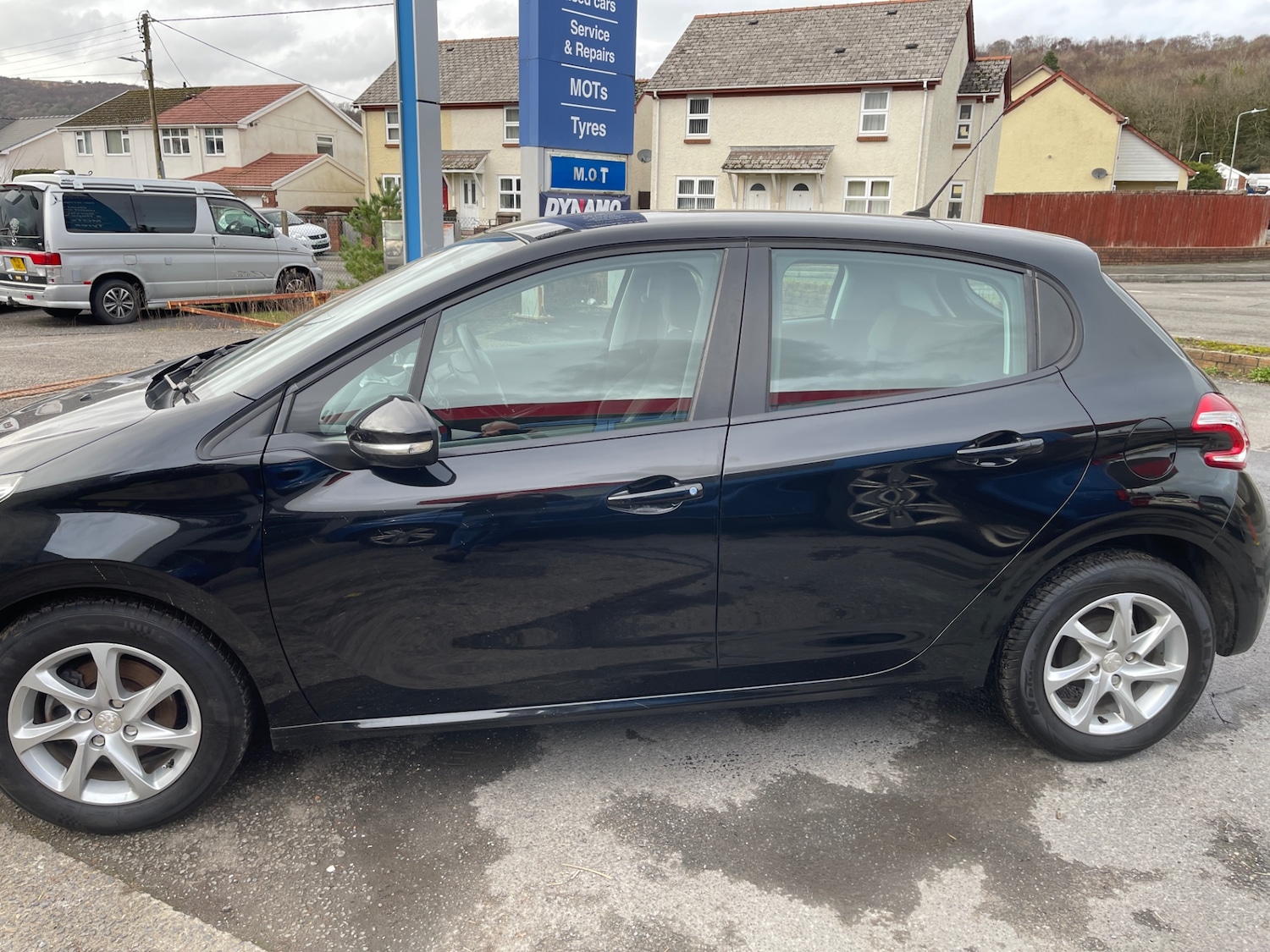 Used Peugeot 208 2014 for sale - 77336836: Photo 3