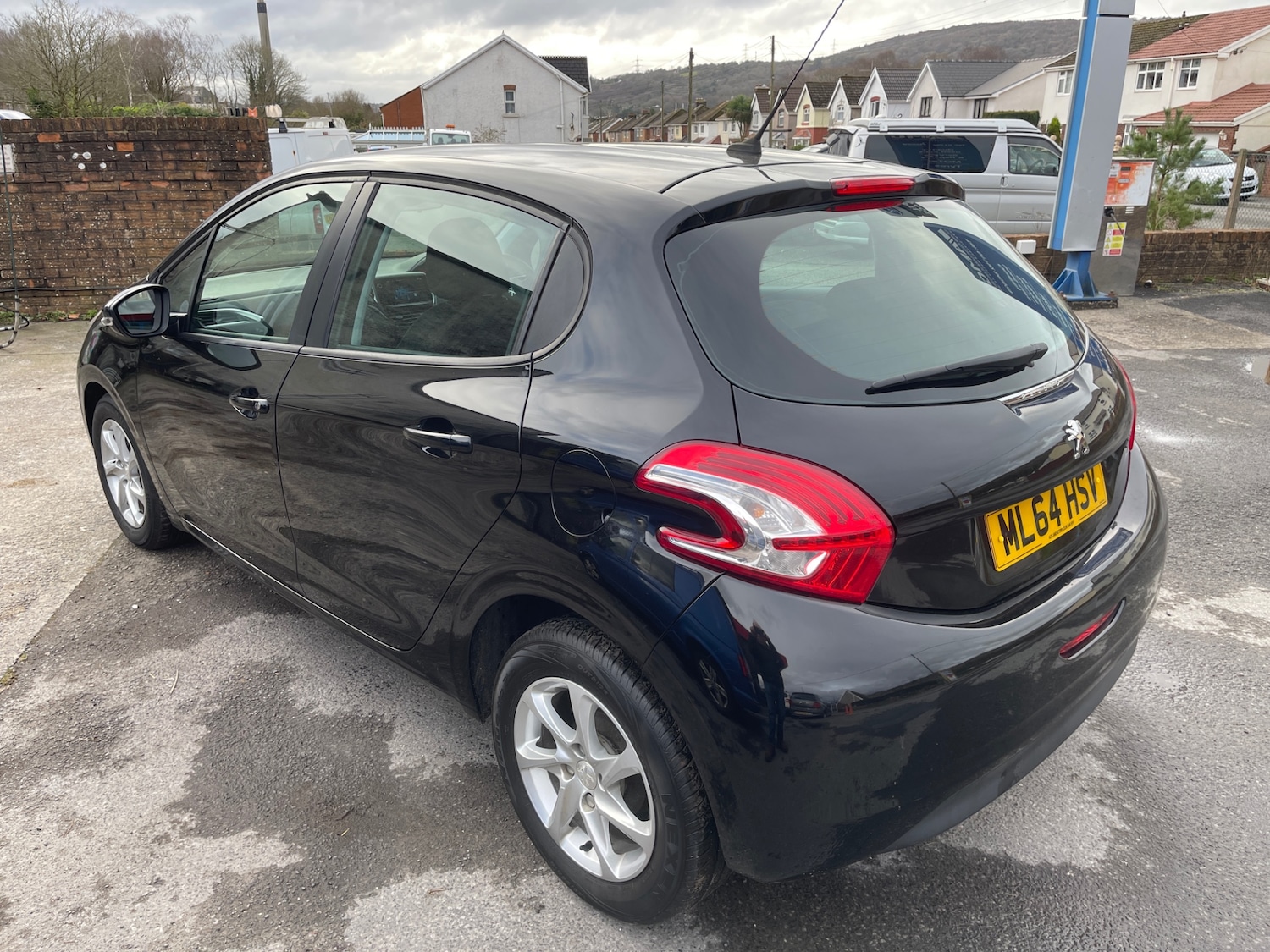 Used Peugeot 208 2014 for sale - 77336836: Photo 4