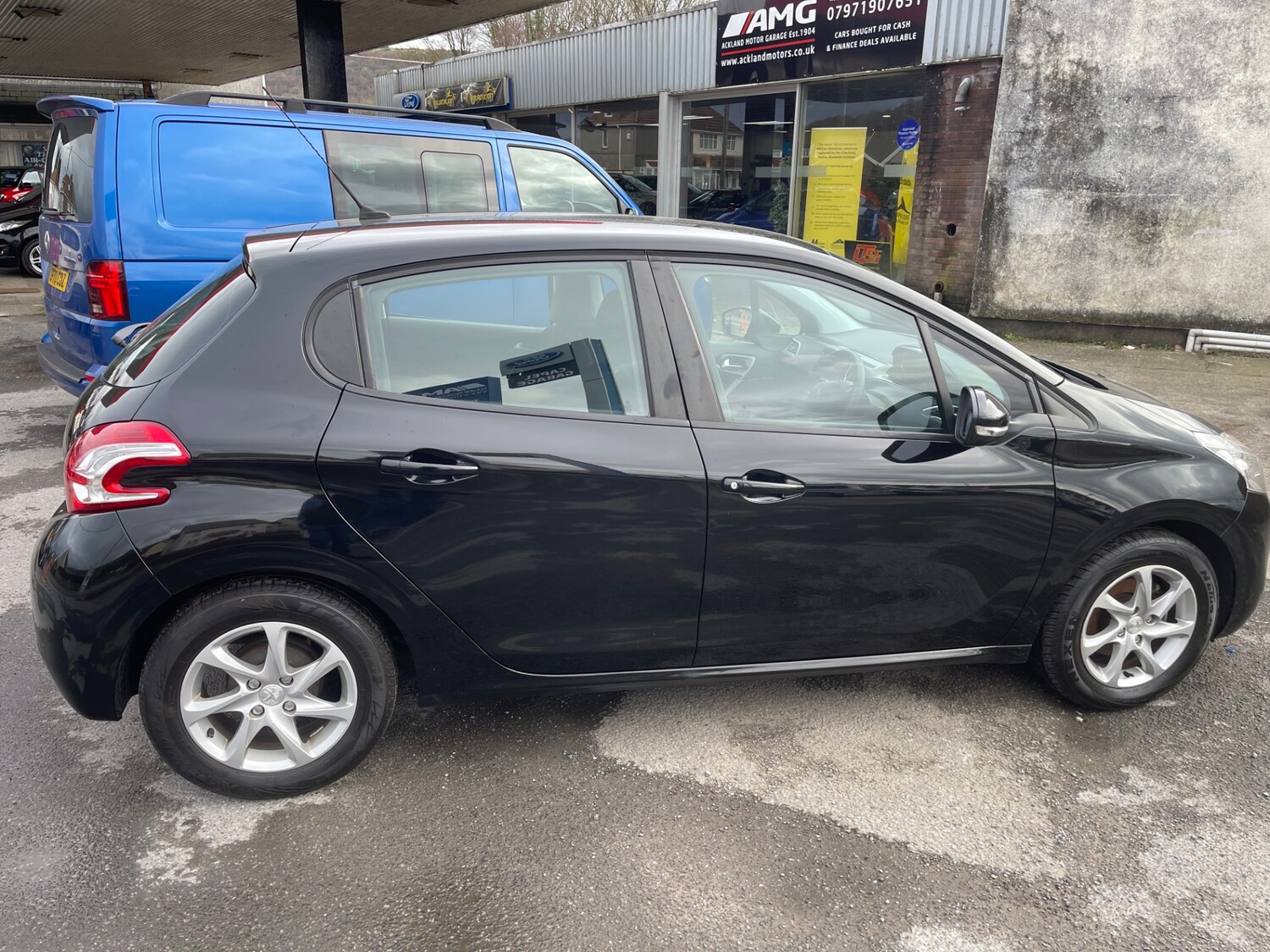 Used Peugeot 208 2014 for sale - 77336836: Photo 7