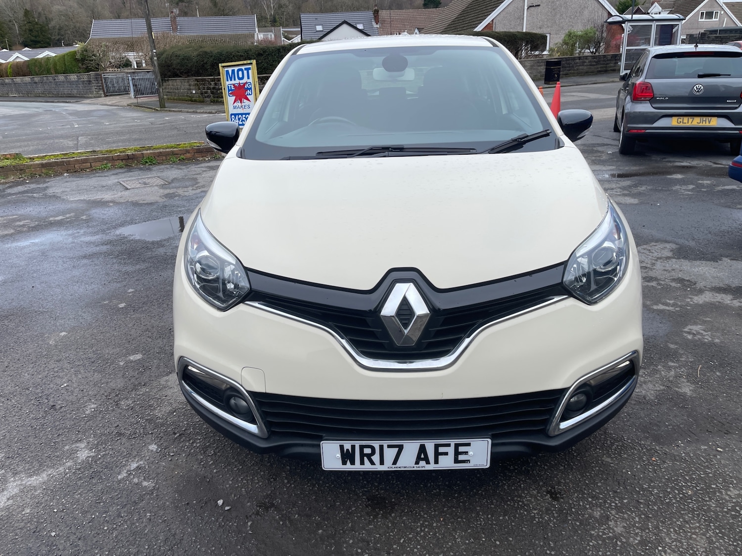 Used Renault Captur 2017 for sale - 77490748: Photo 2