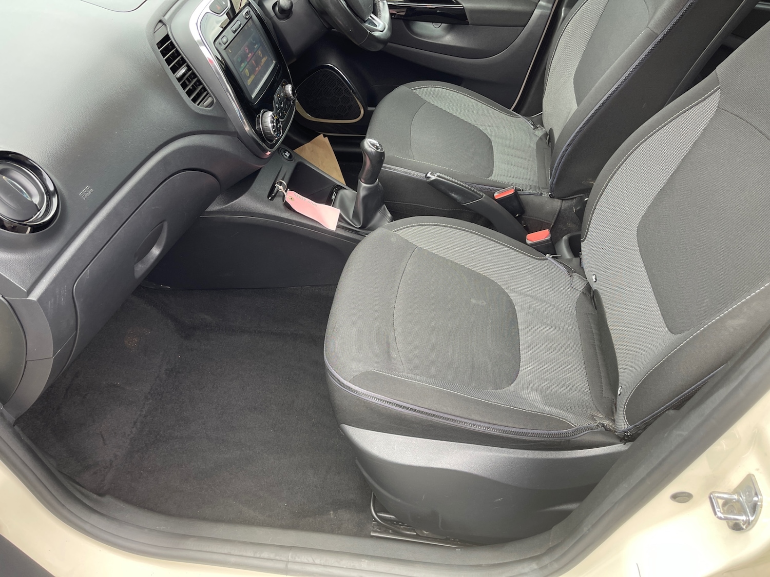 Used Renault Captur 2017 for sale - 77490748: Photo 9