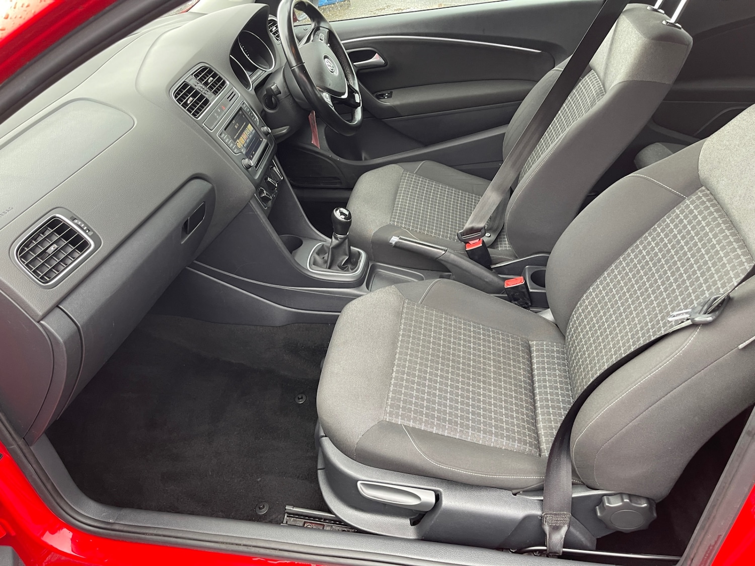 Used Volkswagen Polo 2015 for sale - 76531174: Photo 9