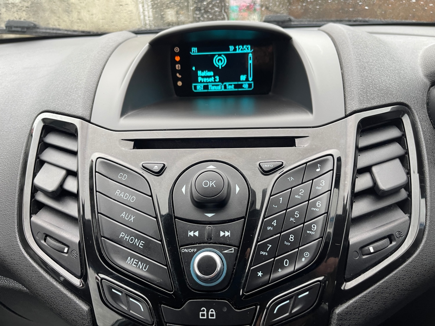 Used Ford Fiesta 2013 for sale - 76980084: Photo 21