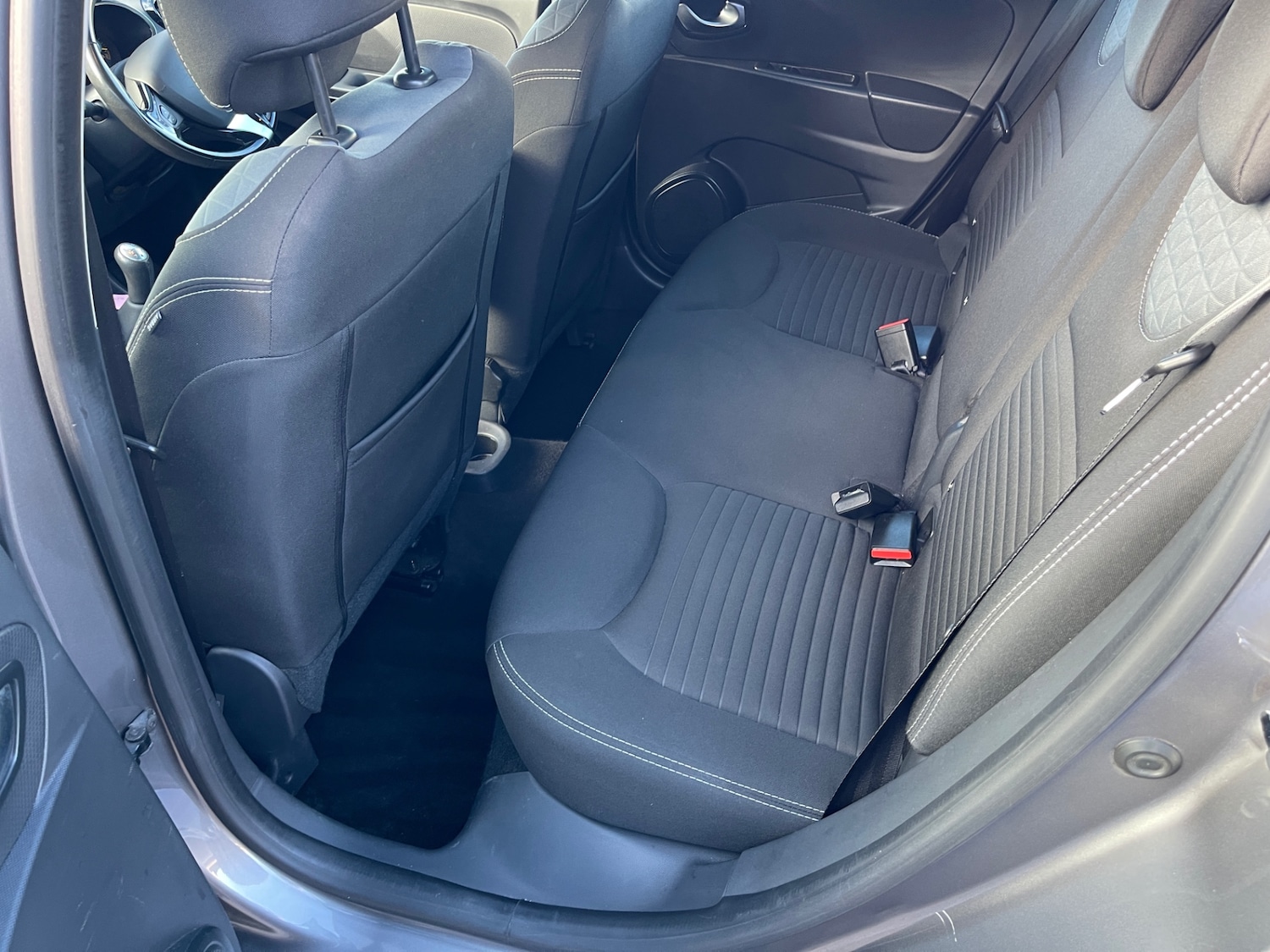 Used Renault Clio 2015 for sale - 76611352: Photo 12