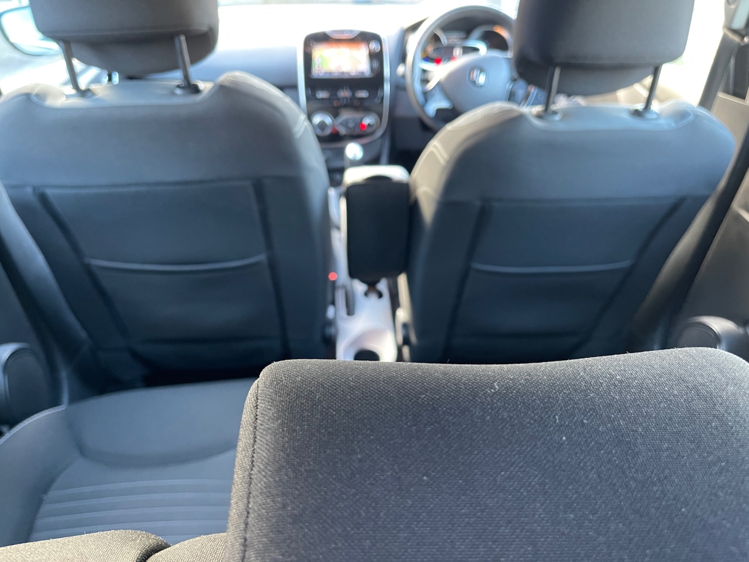 Used Renault Clio 2015 for sale - 76611352: Photo 15