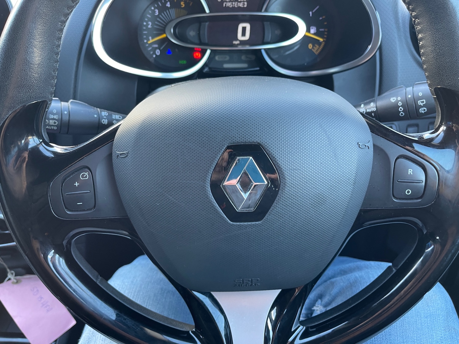 Used Renault Clio 2015 for sale - 76611352: Photo 24