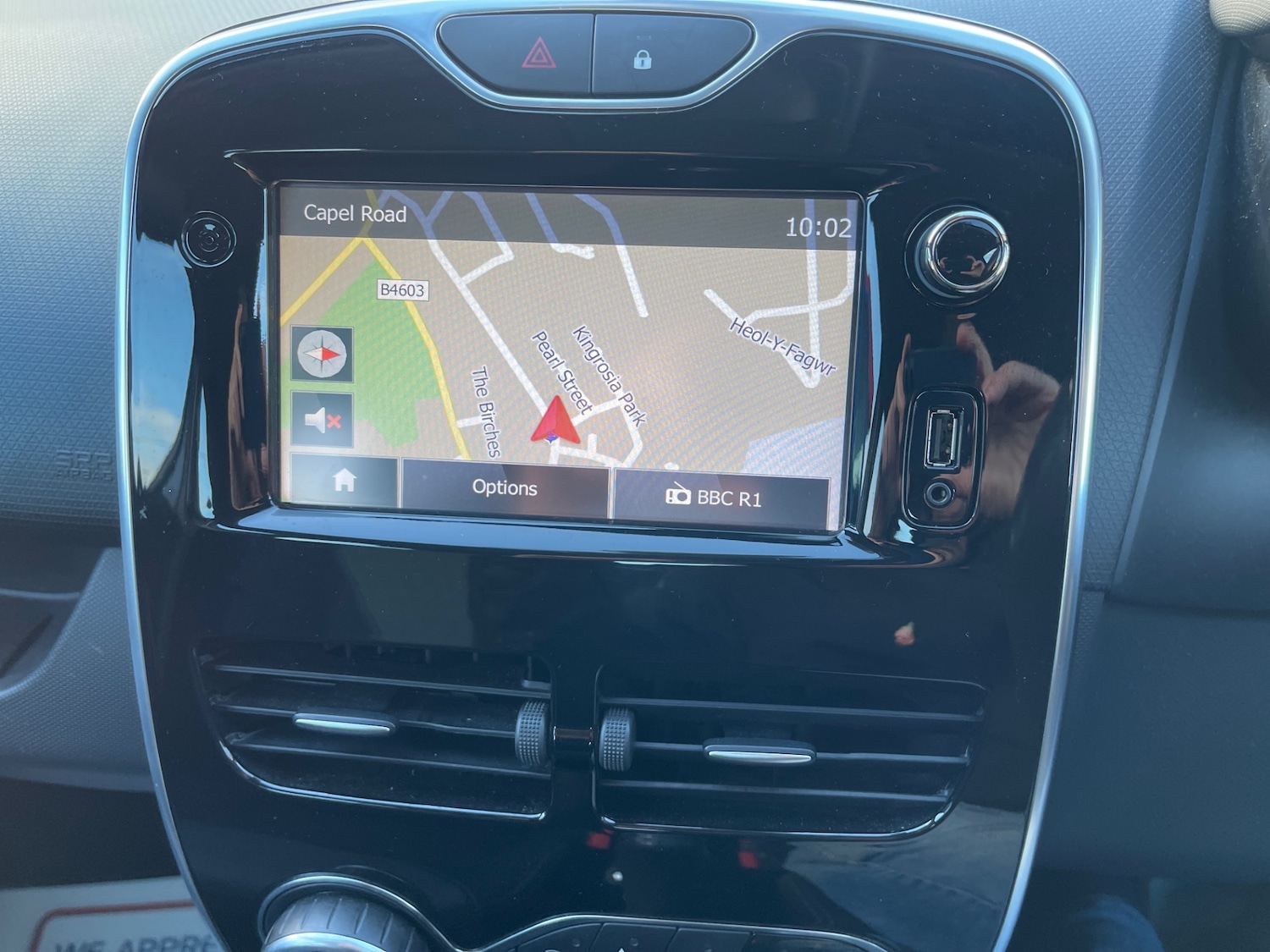 Used Renault Clio 2015 for sale - 76611352: Photo 25