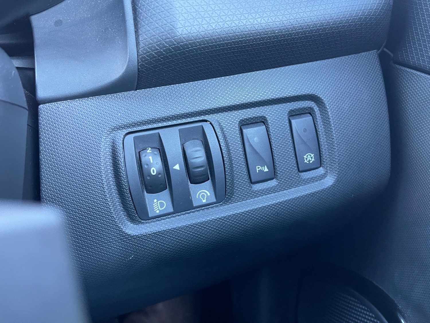 Used Renault Clio 2015 for sale - 76611352: Photo 30