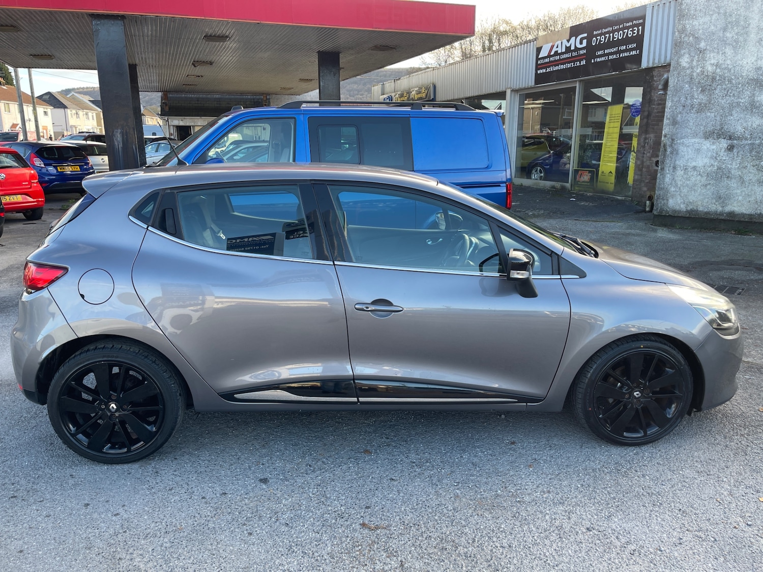 Used Renault Clio 2015 for sale - 76611352: Photo 8