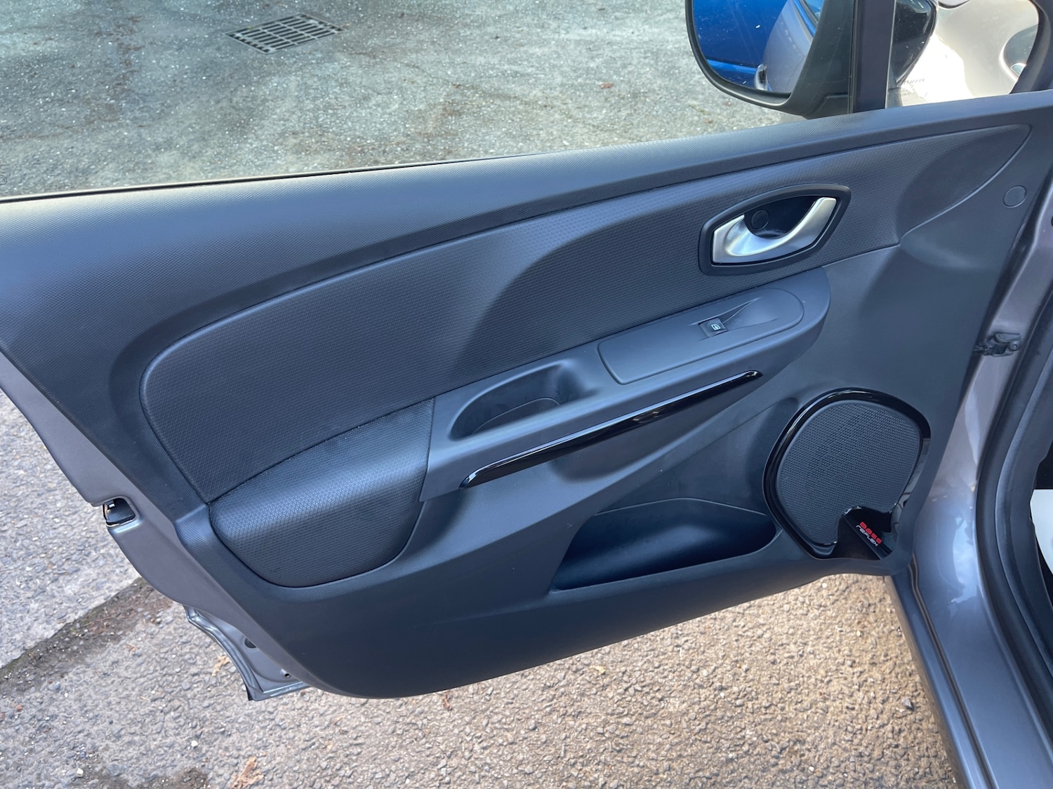 Used Renault Clio 2015 for sale - 76611352: Photo 9