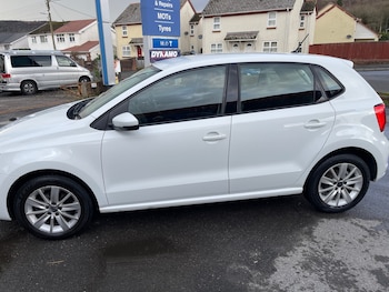 Used Volkswagen Polo 2015 for sale - 77528932: Photo