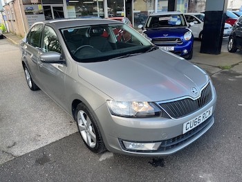 Used Skoda Rapid 2016 for sale - 77700931: Photo