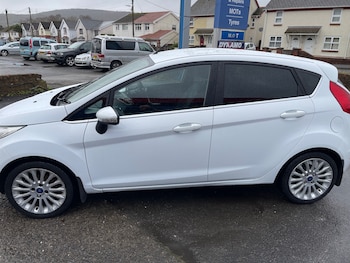 Used Ford Fiesta 2011 for sale - 77168111: Photo