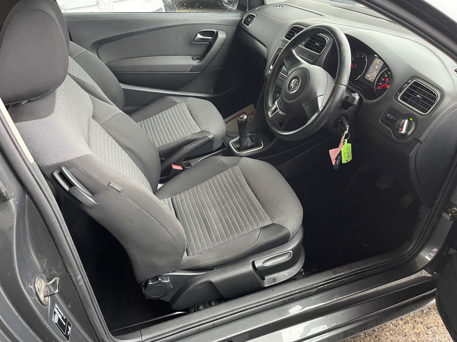 Used Volkswagen Polo 2010 for sale - 76979586: Photo 15