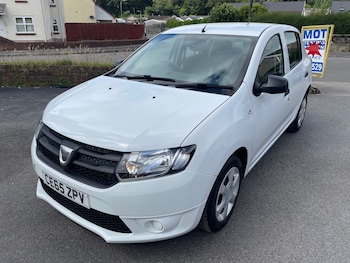 Used Dacia Sandero 2015 for sale - 79004464: Photo