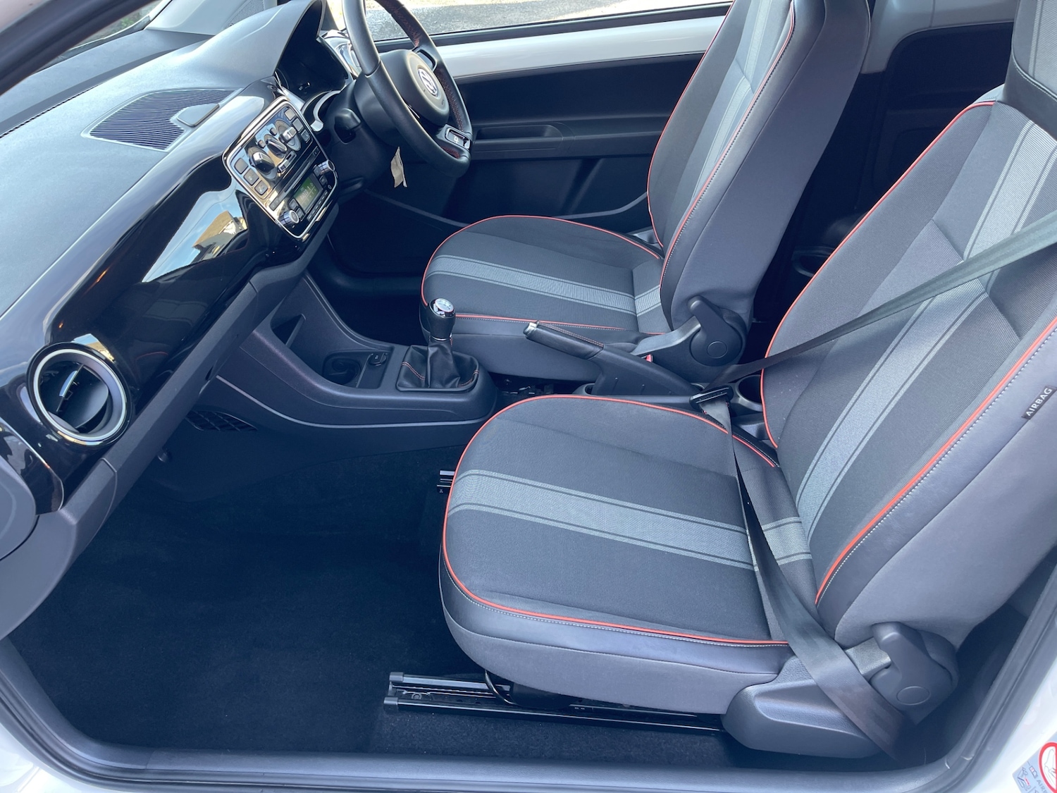 Used Volkswagen up! 2013 for sale - 76650279: Photo 10