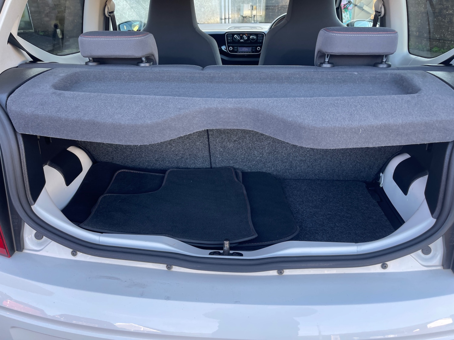 Used Volkswagen up! 2013 for sale - 76650279: Photo 12