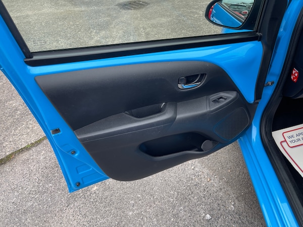 Used Toyota AYGO 2016 for sale - 76299039: Photo 11