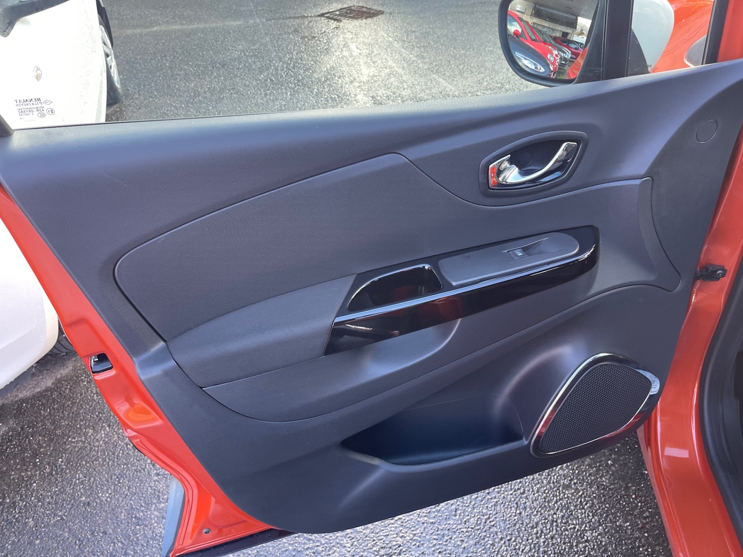 Used Renault Captur 2014 for sale - 76363087: Photo 9
