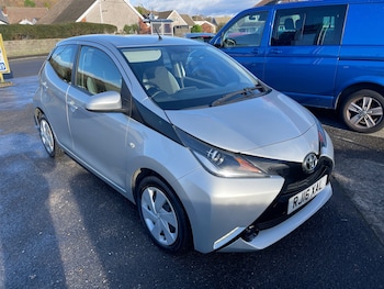 2016 (16) - 1.0 VVT-i X-Play 5dr