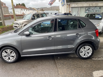 Used Volkswagen Polo 2015 for sale - 77830671: Photo