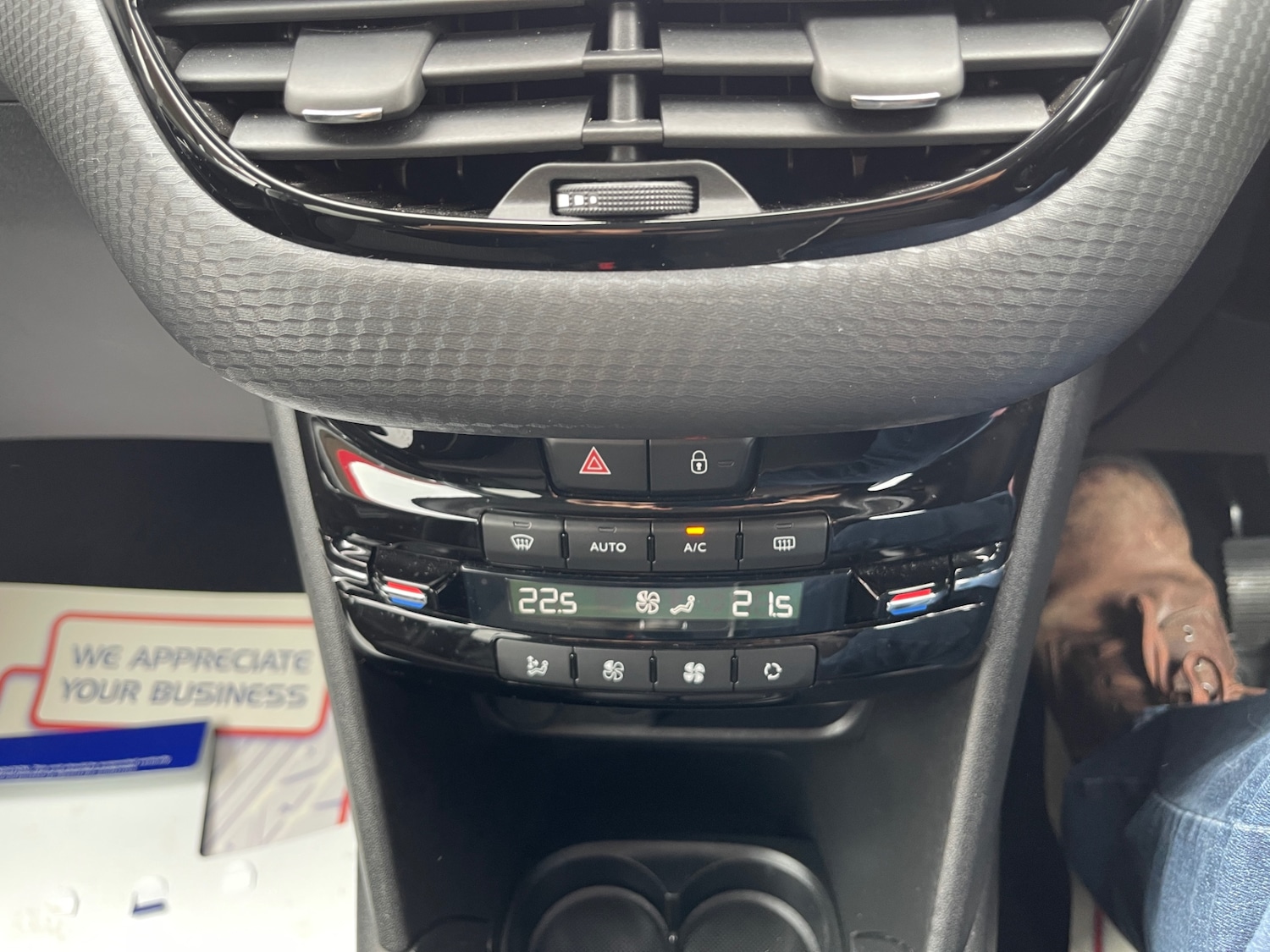 Used Peugeot 208 2019 for sale - 76232612: Photo 27