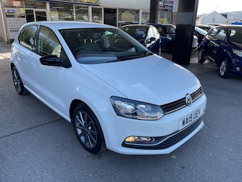 Used Volkswagen Polo 2015 for sale - 78108423: Photo