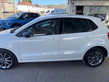 Used Volkswagen Polo 2015 for sale - 78108423: Photo