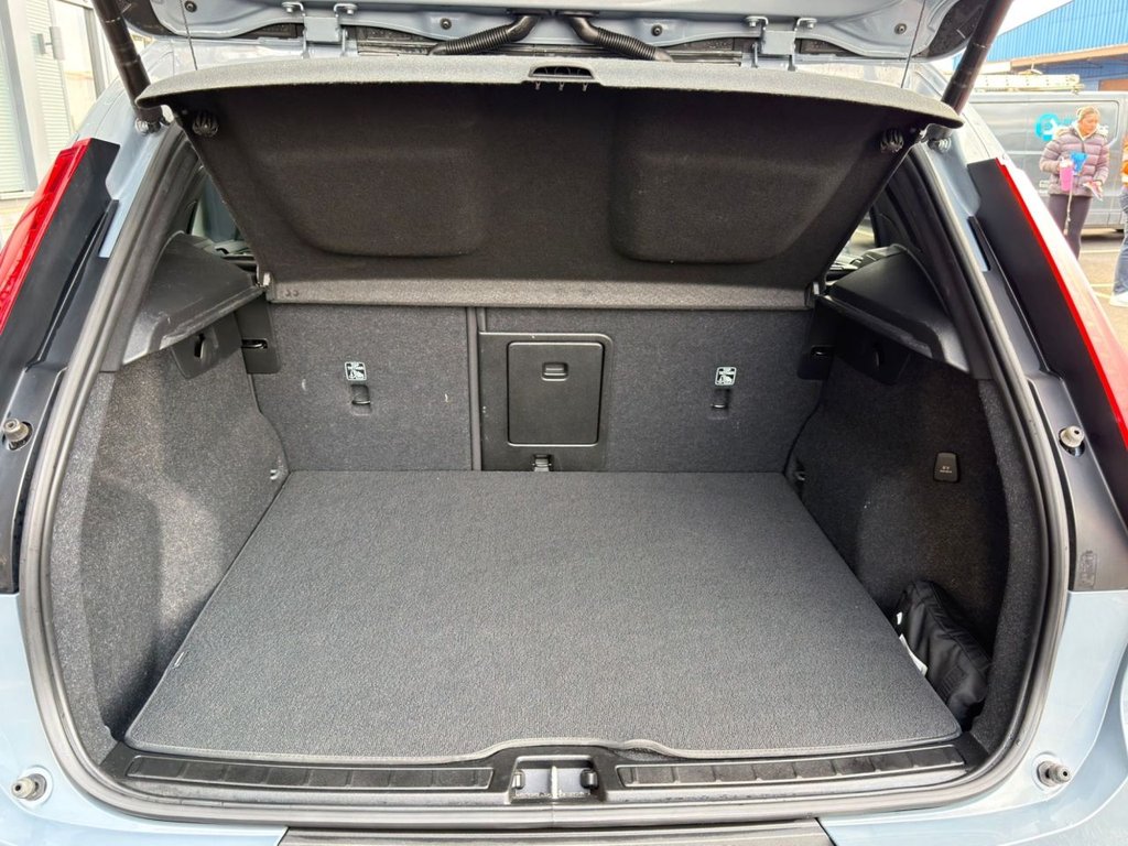 Used Volvo XC40 2022 for sale - 77919620: Photo 5