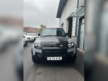 Used Land Rover Defender 2023 for sale - 76073731: Photo