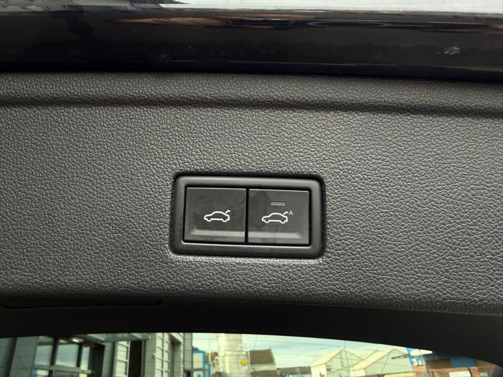 Used Volkswagen Touareg 2021 for sale - 77820789: Photo 30