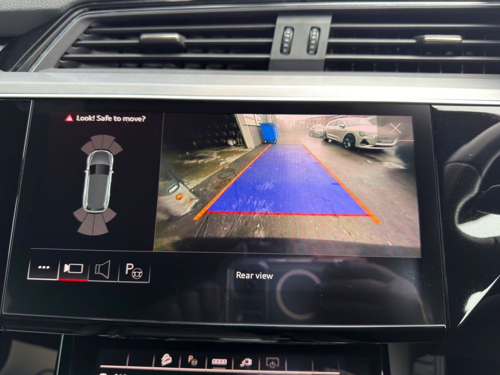 Used Audi e-tron 2022 for sale - 77520621: Photo 33