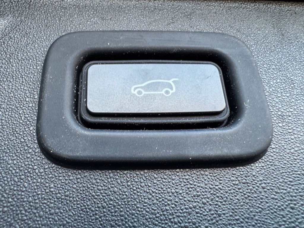 Used Land Rover Discovery Sport 2021 for sale - 76509654: Photo 16